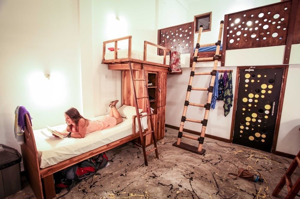 Gili Beach Bum Hostel กีลีตราวางัน ภายนอก รูปภาพ
