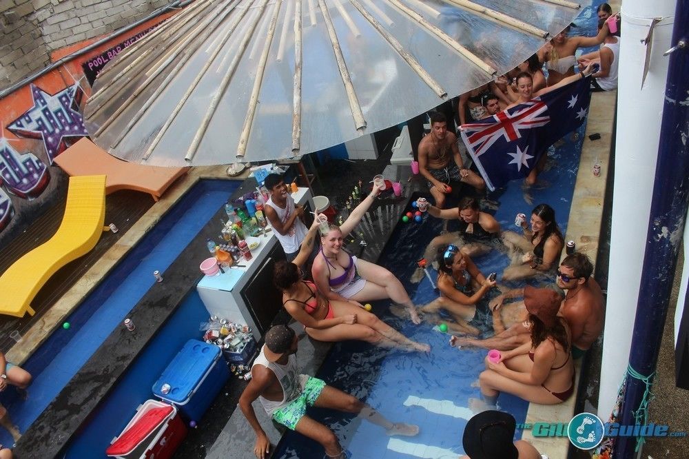 Gili Beach Bum Hostel กีลีตราวางัน ภายนอก รูปภาพ