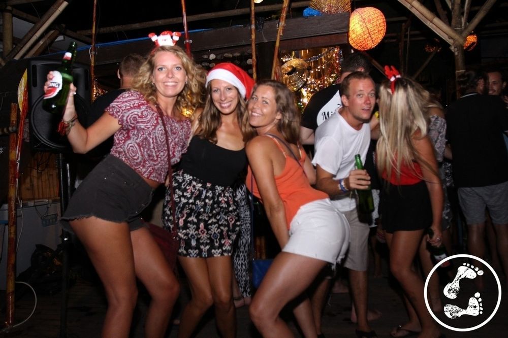 Gili Beach Bum Hostel กีลีตราวางัน ภายนอก รูปภาพ